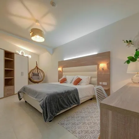 Serene 3 Bedroom With Communal Pool In Калкара