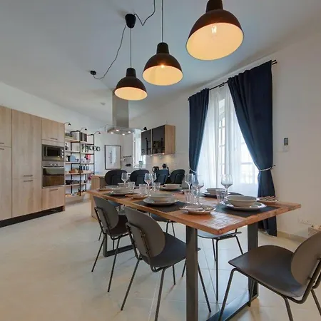 Апартаменты Serene 3 Bedroom With Communal Pool In Калкара