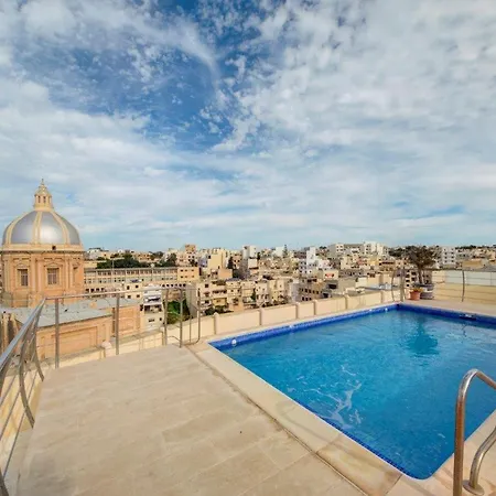 Апартаменты Serene 3 Bedroom With Communal Pool In *